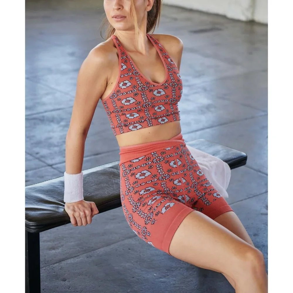 🎉LAST CHANCE🎉 NWT FP Movement Free Throw Jacquard Crop Tank / Floral - Picture 4 of 9